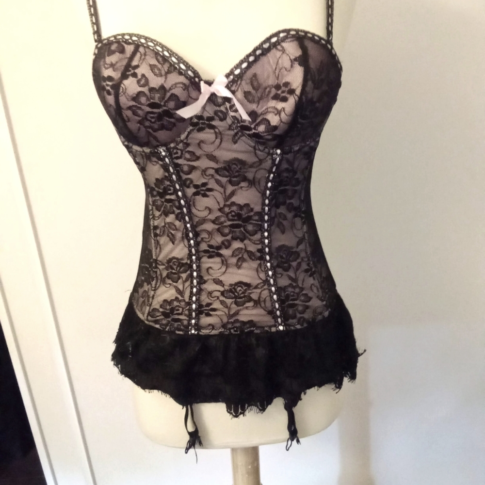 Lace corset/bustier